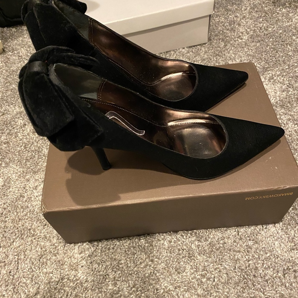 Brand new/never worn satin shoes with bow - Picture 4 of 6